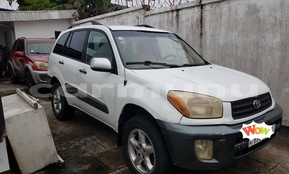 Acheter Occasion Voiture Toyota RAV4 Blanc à Brazzaville, Commune de Brazzaville Acheter Occasion Voiture Toyota RAV4 Blanc à Brazzaville, Commune de Brazzaville