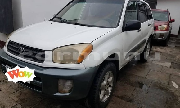 Acheter Occasion Voiture Toyota RAV4 Blanc à Brazzaville, Commune de Brazzaville Acheter Occasion Voiture Toyota RAV4 Blanc à Brazzaville, Commune de Brazzaville