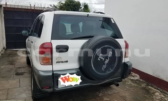 Acheter Occasion Voiture Toyota RAV4 Blanc à Brazzaville, Commune de Brazzaville Acheter Occasion Voiture Toyota RAV4 Blanc à Brazzaville, Commune de Brazzaville