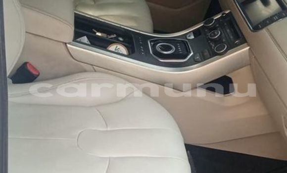 Acheter Occasion Voiture Land Rover Range Rover Evoque Blanc à Brazzaville, Commune de Brazzaville Acheter Occasion Voiture Land Rover Range Rover Evoque Blanc à Brazzaville, Commune de Brazzaville