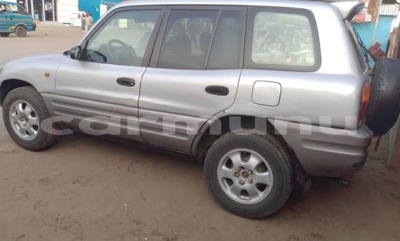Acheter Occasion Voiture Toyota RAV4 Gris à Brazzaville, Commune de Brazzaville Acheter Occasion Voiture Toyota RAV4 Gris à Brazzaville, Commune de Brazzaville