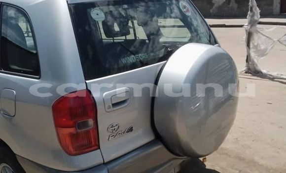 Acheter Occasion Voiture Toyota RAV4 Gris à Brazzaville, Commune de Brazzaville Acheter Occasion Voiture Toyota RAV4 Gris à Brazzaville, Commune de Brazzaville