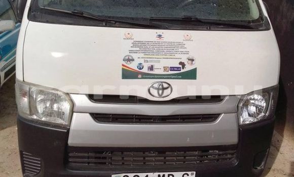 Acheter Occasion Voiture Toyota Hiace Blanc à Brazzaville, Commune de Brazzaville Acheter Occasion Voiture Toyota Hiace Blanc à Brazzaville, Commune de Brazzaville