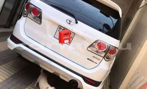 Acheter Occasion Voiture Toyota Fortuner Blanc à Brazzaville, Commune de Brazzaville Acheter Occasion Voiture Toyota Fortuner Blanc à Brazzaville, Commune de Brazzaville