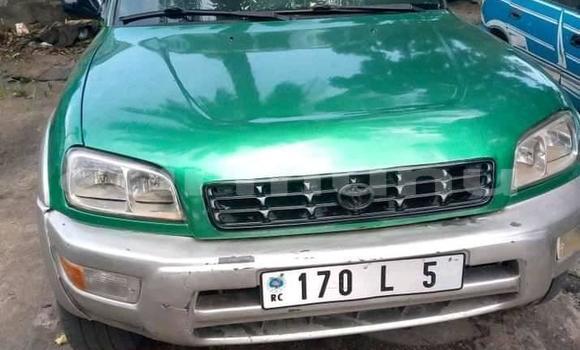Acheter Occasion Voiture Toyota RAV4 Vert à Brazzaville, Commune de Brazzaville Acheter Occasion Voiture Toyota RAV4 Vert à Brazzaville, Commune de Brazzaville