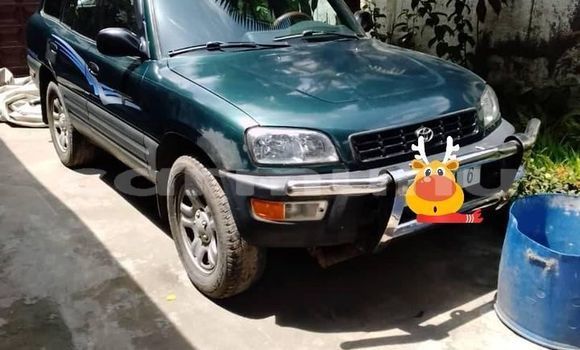 Acheter Occasion Voiture Toyota RAV4 Vert à Brazzaville, Commune de Brazzaville Acheter Occasion Voiture Toyota RAV4 Vert à Brazzaville, Commune de Brazzaville