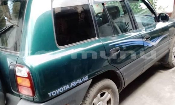 Acheter Occasion Voiture Toyota RAV4 Vert à Brazzaville, Commune de Brazzaville Acheter Occasion Voiture Toyota RAV4 Vert à Brazzaville, Commune de Brazzaville