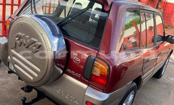 Acheter Occasion Voiture Toyota RAV4 Rouge à Brazzaville, Commune de Brazzaville Acheter Occasion Voiture Toyota RAV4 Rouge à Brazzaville, Commune de Brazzaville