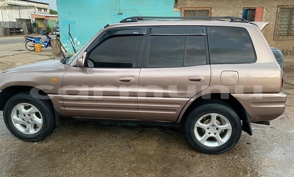 Buy Used Toyota RAV4 Brown Car in Brazzaville in Municipality of Brazzaville Buy Used Toyota RAV4 Brown Car in Brazzaville in Municipality of Brazzaville