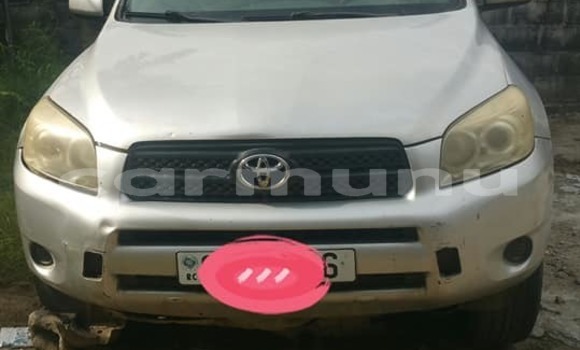 Acheter Occasion Voiture Toyota RAV4 Gris à Brazzaville, Commune de Brazzaville Acheter Occasion Voiture Toyota RAV4 Gris à Brazzaville, Commune de Brazzaville