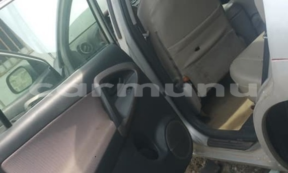 Acheter Occasion Voiture Toyota RAV4 Gris à Brazzaville, Commune de Brazzaville Acheter Occasion Voiture Toyota RAV4 Gris à Brazzaville, Commune de Brazzaville