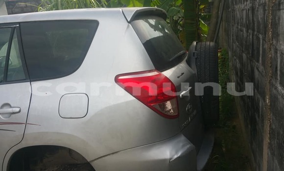 Acheter Occasion Voiture Toyota RAV4 Gris à Brazzaville, Commune de Brazzaville Acheter Occasion Voiture Toyota RAV4 Gris à Brazzaville, Commune de Brazzaville