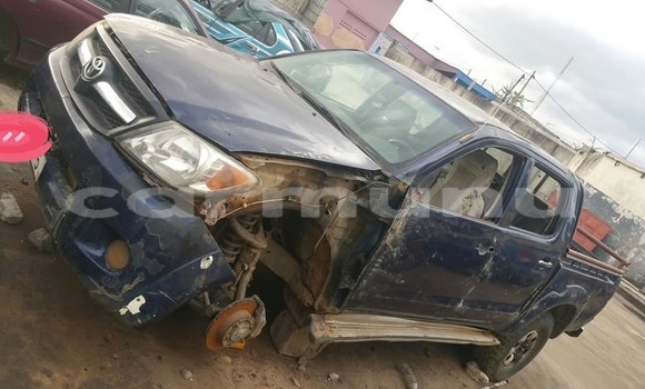 Acheter Occasion Voiture Toyota Hilux Bleu à Brazzaville, Commune de Brazzaville Acheter Occasion Voiture Toyota Hilux Bleu à Brazzaville, Commune de Brazzaville