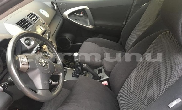 Acheter Occasion Voiture Toyota RAV4 Noir à Brazzaville, Commune de Brazzaville Acheter Occasion Voiture Toyota RAV4 Noir à Brazzaville, Commune de Brazzaville