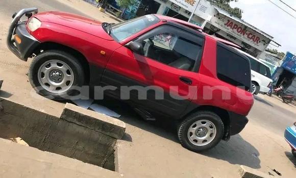 Acheter Occasion Voiture Toyota RAV4 Rouge à Brazzaville, Commune de Brazzaville Acheter Occasion Voiture Toyota RAV4 Rouge à Brazzaville, Commune de Brazzaville