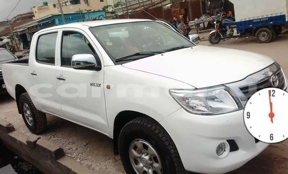 Acheter Occasion Voiture Toyota Hilux Blanc à Brazzaville, Commune de Brazzaville Acheter Occasion Voiture Toyota Hilux Blanc à Brazzaville, Commune de Brazzaville