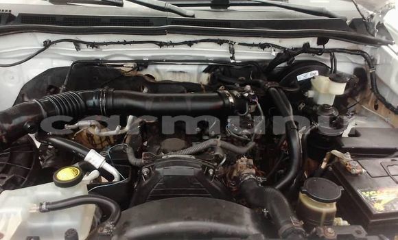 Acheter Occasion Voiture Toyota Hilux Blanc à Brazzaville, Commune de Brazzaville Acheter Occasion Voiture Toyota Hilux Blanc à Brazzaville, Commune de Brazzaville