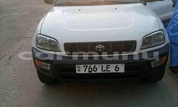Acheter Occasion Voiture Toyota RAV4 Blanc à Brazzaville, Commune de Brazzaville Acheter Occasion Voiture Toyota RAV4 Blanc à Brazzaville, Commune de Brazzaville