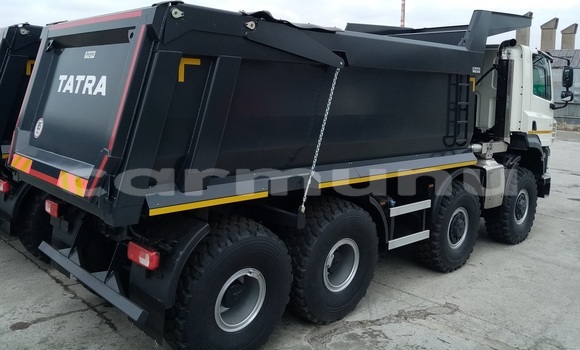 Buy Import DAF CF White Truck in Brazzaville in Municipality of Brazzaville Buy Import DAF CF White Truck in Brazzaville in Municipality of Brazzaville