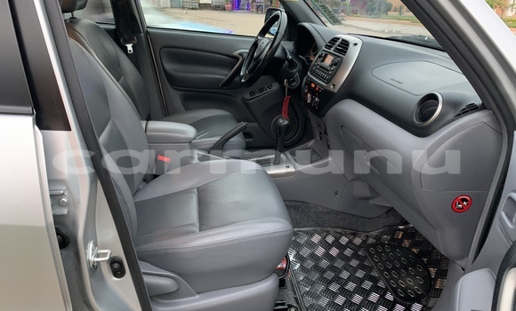 Acheter Occasion Voiture Toyota RAV4 Gris à Pointe–Noire, Région du Kouilou Acheter Occasion Voiture Toyota RAV4 Gris à Pointe–Noire, Région du Kouilou