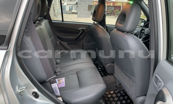 Acheter Occasion Voiture Toyota RAV4 Gris à Pointe–Noire, Région du Kouilou Acheter Occasion Voiture Toyota RAV4 Gris à Pointe–Noire, Région du Kouilou