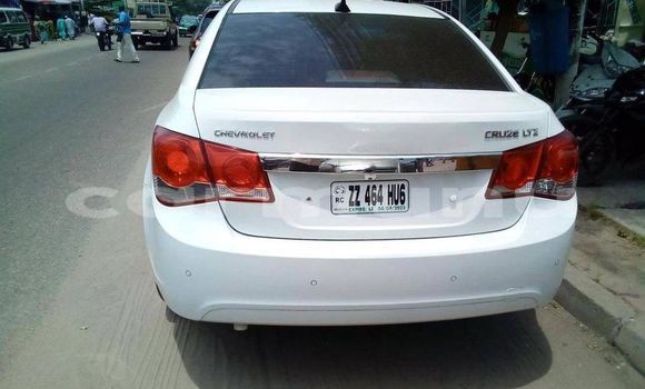 Buy Used Chevrolet Cruze White Car in Brazzaville in Municipality of Brazzaville Buy Used Chevrolet Cruze White Car in Brazzaville in Municipality of Brazzaville