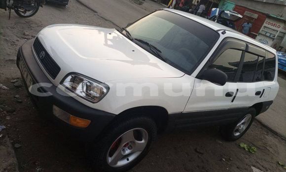 Buy Used Toyota RAV4 White Car in Brazzaville in Municipality of Brazzaville Buy Used Toyota RAV4 White Car in Brazzaville in Municipality of Brazzaville