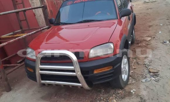 Acheter Occasion Voiture Toyota RAV4 Rouge à Brazzaville, Commune de Brazzaville Acheter Occasion Voiture Toyota RAV4 Rouge à Brazzaville, Commune de Brazzaville