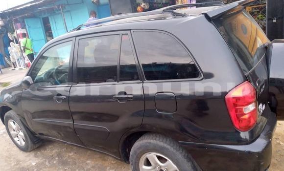 Acheter Occasion Voiture Toyota RAV4 Noir à Brazzaville, Commune de Brazzaville Acheter Occasion Voiture Toyota RAV4 Noir à Brazzaville, Commune de Brazzaville