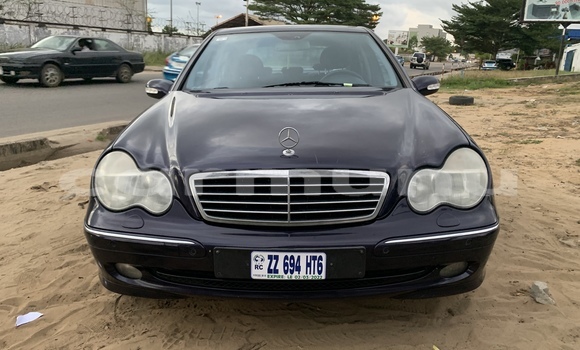 Acheter Occasion Voiture Mercedes-Benz C–Class Bleu à Pointe–Noire, Région du Kouilou Acheter Occasion Voiture Mercedes-Benz C–Class Bleu à Pointe–Noire, Région du Kouilou