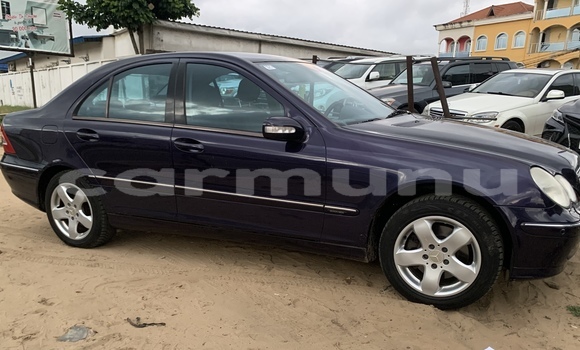 Acheter Occasion Voiture Mercedes-Benz C–Class Bleu à Pointe–Noire, Région du Kouilou Acheter Occasion Voiture Mercedes-Benz C–Class Bleu à Pointe–Noire, Région du Kouilou
