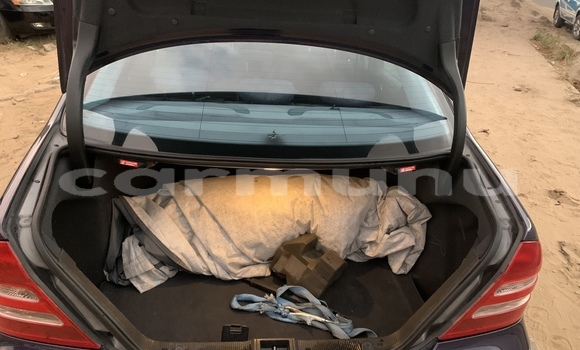 Acheter Occasion Voiture Mercedes-Benz C–Class Bleu à Pointe–Noire, Région du Kouilou Acheter Occasion Voiture Mercedes-Benz C–Class Bleu à Pointe–Noire, Région du Kouilou