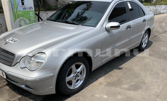 Acheter Occasion Voiture Mercedes-Benz C–Class Gris à Pointe–Noire, Région du Kouilou Acheter Occasion Voiture Mercedes-Benz C–Class Gris à Pointe–Noire, Région du Kouilou