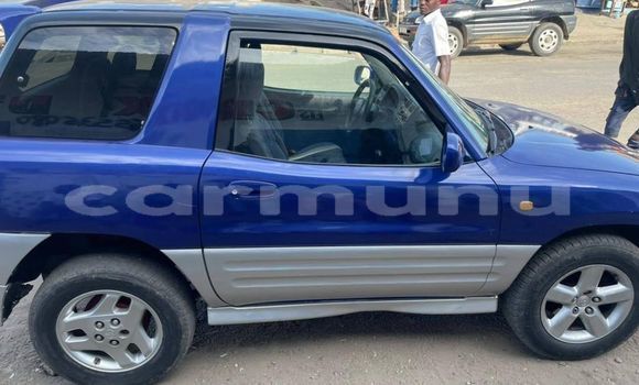 Acheter Occasion Voiture Toyota RAV4 Bleu à Pointe–Noire, Région du Kouilou