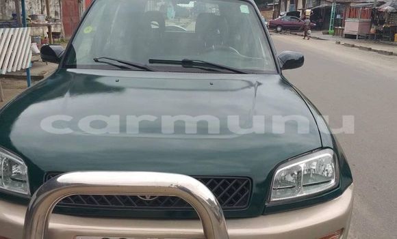 Acheter Occasion Voiture Toyota RAV4 Vert à Pointe–Noire, Région du Kouilou Acheter Occasion Voiture Toyota RAV4 Vert à Pointe–Noire, Région du Kouilou