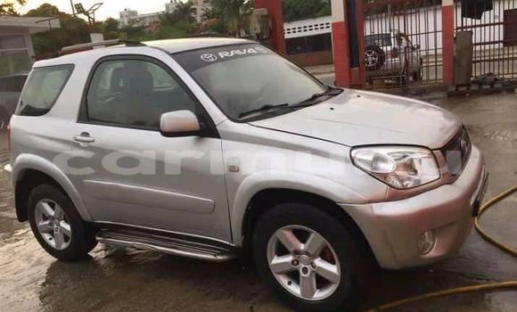 Acheter Occasion Voiture Toyota RAV4 Gris à Brazzaville, Commune de Brazzaville Acheter Occasion Voiture Toyota RAV4 Gris à Brazzaville, Commune de Brazzaville