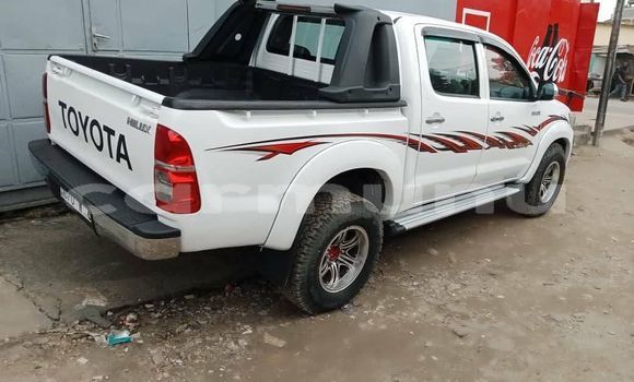 Acheter Occasion Voiture Toyota Hilux Blanc à Brazzaville, Commune de Brazzaville Acheter Occasion Voiture Toyota Hilux Blanc à Brazzaville, Commune de Brazzaville