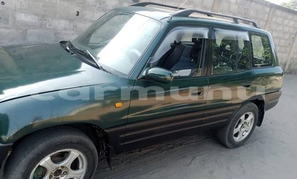 Acheter Occasion Voiture Toyota RAV4 Vert à Pointe–Noire, Région du Kouilou Acheter Occasion Voiture Toyota RAV4 Vert à Pointe–Noire, Région du Kouilou