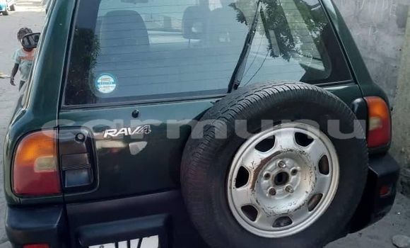 Acheter Occasion Voiture Toyota RAV4 Vert à Pointe–Noire, Région du Kouilou Acheter Occasion Voiture Toyota RAV4 Vert à Pointe–Noire, Région du Kouilou