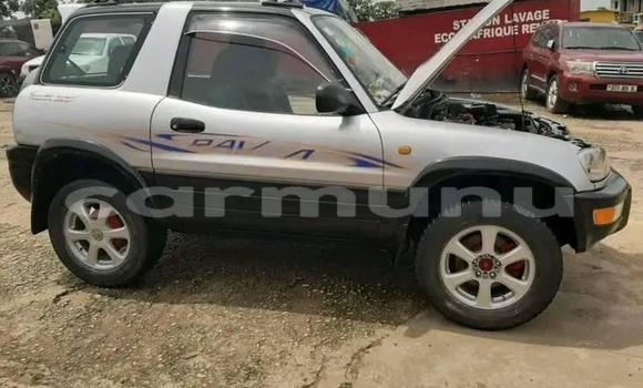 Acheter Occasion Voiture Toyota RAV4 Gris à Pointe–Noire, Région du Kouilou Acheter Occasion Voiture Toyota RAV4 Gris à Pointe–Noire, Région du Kouilou