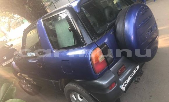 Acheter Occasion Voiture Toyota RAV4 Bleu à Pointe–Noire, Région du Kouilou Acheter Occasion Voiture Toyota RAV4 Bleu à Pointe–Noire, Région du Kouilou