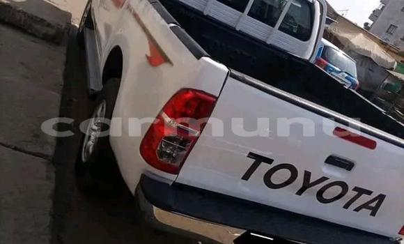 Acheter Occasion Voiture Toyota Hilux Blanc à Pointe–Noire, Région du Kouilou Acheter Occasion Voiture Toyota Hilux Blanc à Pointe–Noire, Région du Kouilou