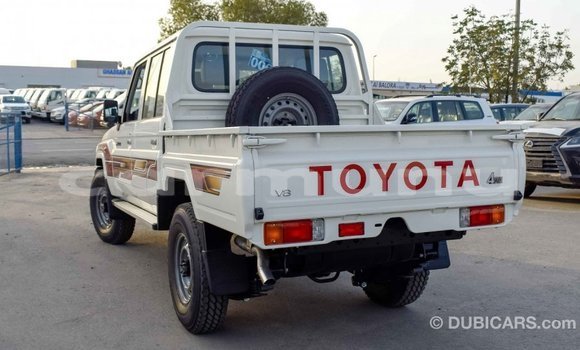 Acheter Import Voiture Toyota Pickup Blanc à Import - Dubai, Région de la Bouenza Acheter Import Voiture Toyota Pickup Blanc à Import - Dubai, Région de la Bouenza
