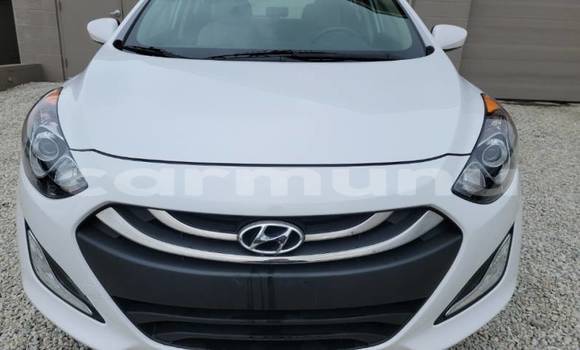 Buy Import Hyundai Elantra White Car in Dolisie in Niari Region Buy Import Hyundai Elantra White Car in Dolisie in Niari Region