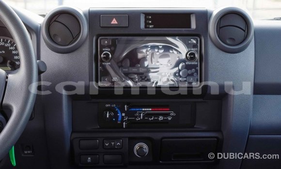 Acheter Import Voiture Toyota Pickup Blanc à Import - Dubai, Région de la Bouenza Acheter Import Voiture Toyota Pickup Blanc à Import - Dubai, Région de la Bouenza