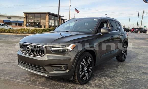 Buy Import Volvo XC40 Silver Car in Brazzaville in Municipality of Brazzaville Buy Import Volvo XC40 Silver Car in Brazzaville in Municipality of Brazzaville