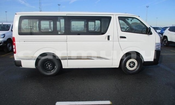 Buy Import Toyota HiAce White Truck in Brazzaville in Municipality of Brazzaville Buy Import Toyota HiAce White Truck in Brazzaville in Municipality of Brazzaville