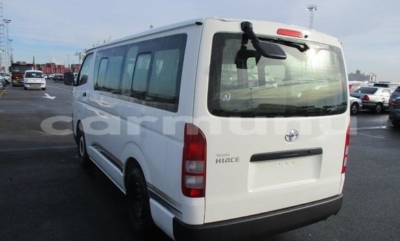 Buy Import Toyota HiAce White Truck in Brazzaville in Municipality of Brazzaville Buy Import Toyota HiAce White Truck in Brazzaville in Municipality of Brazzaville