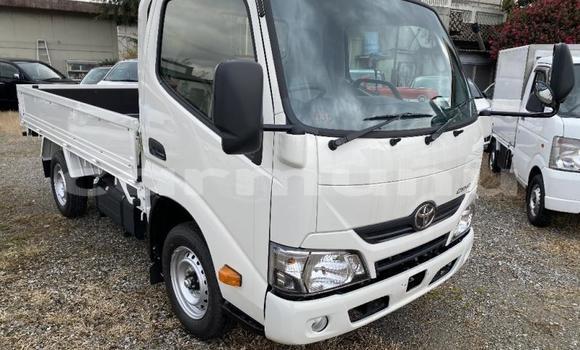 Acheter Occasion Utilitaire Toyota Dyna Blanc à Import - Dubai, Région de la Bouenza Acheter Occasion Utilitaire Toyota Dyna Blanc à Import - Dubai, Région de la Bouenza
