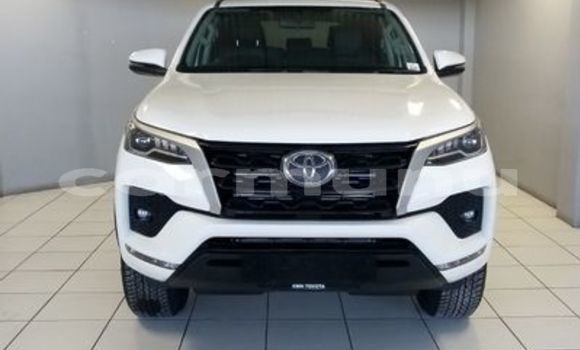 Acheter Occasion Voiture Toyota Fortuner Blanc à Import - Dubai, Région de la Bouenza Acheter Occasion Voiture Toyota Fortuner Blanc à Import - Dubai, Région de la Bouenza